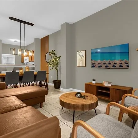 3 Bedrooms- 2,5 Bathrooms- Lake Berkley 1121Pr